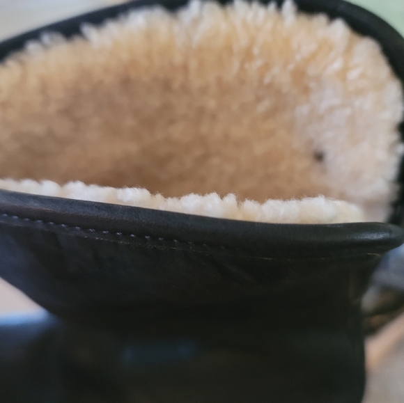 Ugg Lynnea leather , 8 - Picture 7 of 11